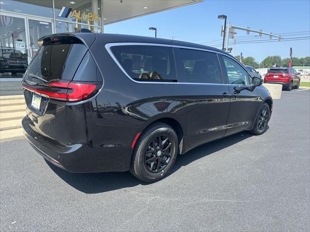 Used 2023 Chrysler Pacifica Touring L For Sale in Toledo, OH