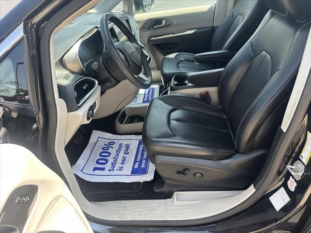 Used 2023 Chrysler Pacifica Touring L For Sale in Toledo, OH