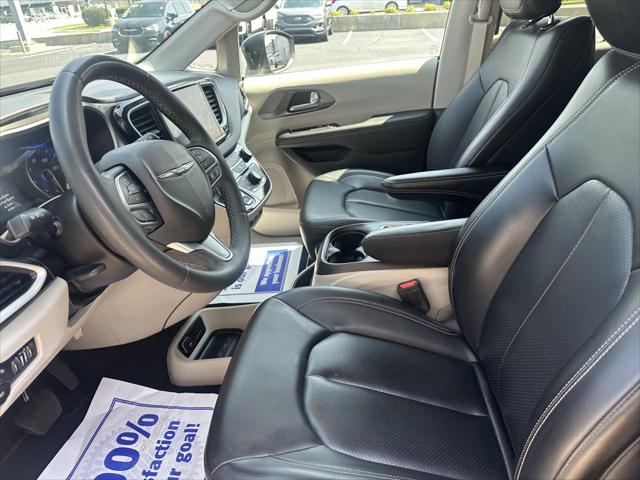 Used 2023 Chrysler Pacifica Touring L For Sale in Toledo, OH