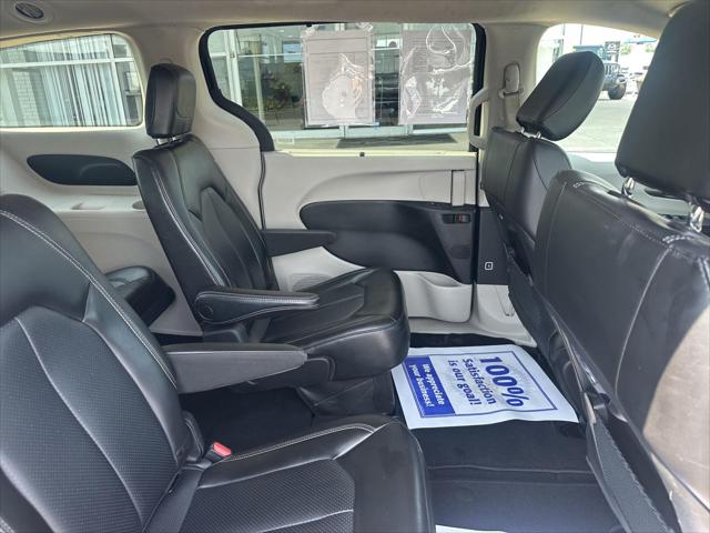 Used 2023 Chrysler Pacifica Touring L For Sale in Toledo, OH