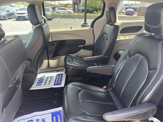 Used 2023 Chrysler Pacifica Touring L For Sale in Toledo, OH