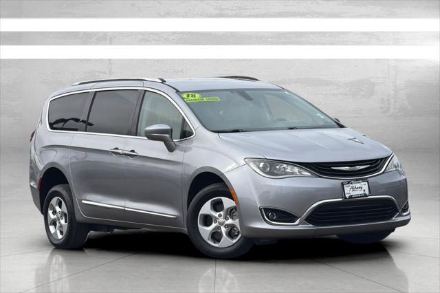 2018 Chrysler Pacifica Hybrid Touring L for sale in Albany, OR
