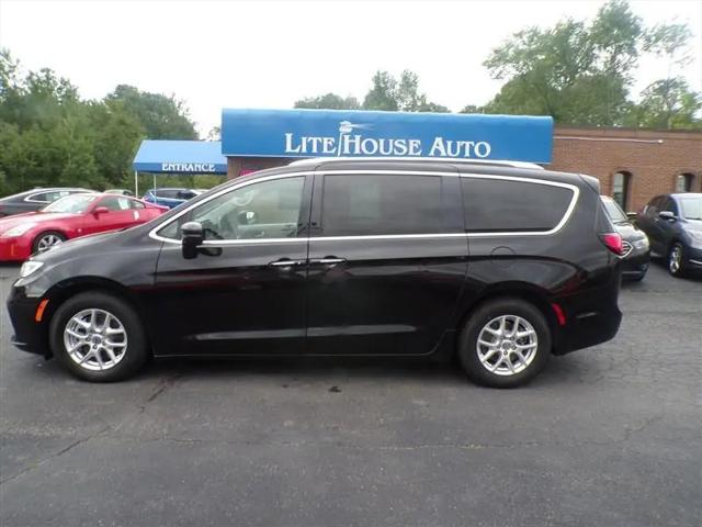 2021 Chrysler Pacifica Touring L for sale in Lakewood, NY
