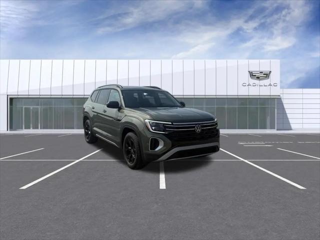 2025 Volkswagen Atlas 2.0T Peak Edition for sale in Fishers, IN