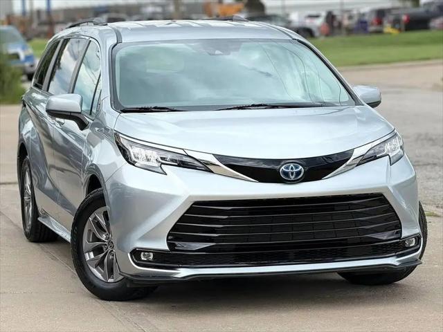 2021 Toyota Sienna LE for sale in Kansas City, KS