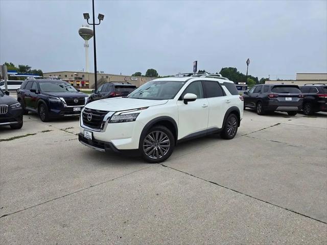 2023 Nissan Pathfinder SL 4WD for sale in Sheboygan, WI