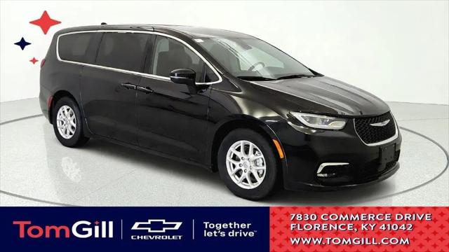 2023 Chrysler Pacifica Touring L for sale in Florence, KY
