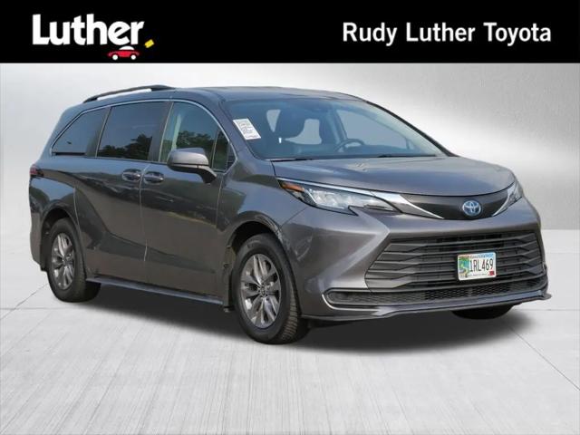 2021 Toyota Sienna LE for sale in Minneapolis, MN