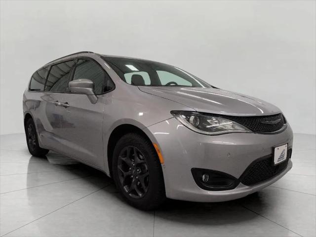 2020 Chrysler Pacifica Touring L for sale in Neenah, WI