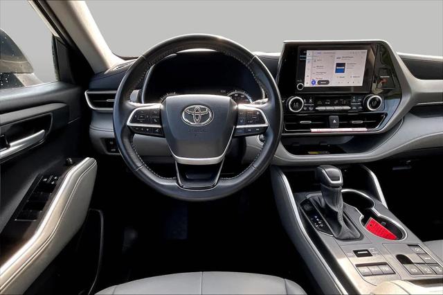 Certified Used 2025 Heavy Metal Toyota XLE image 40