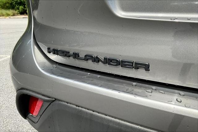 Certified Used 2025 Heavy Metal Toyota XLE image 44