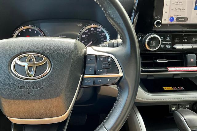 Certified Used 2025 Heavy Metal Toyota XLE image 59