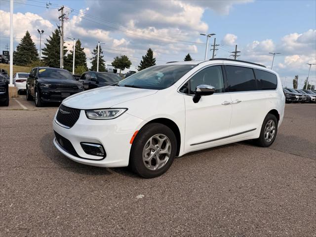 2023 Chrysler Pacifica Limited AWD for sale in Farmington Hills, MI