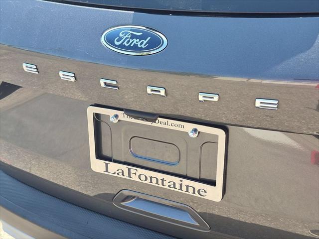 2020 Ford Escape SE