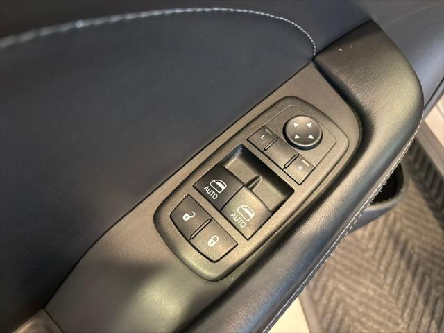 2015 Dodge Challenger SXT Plus or R/T
