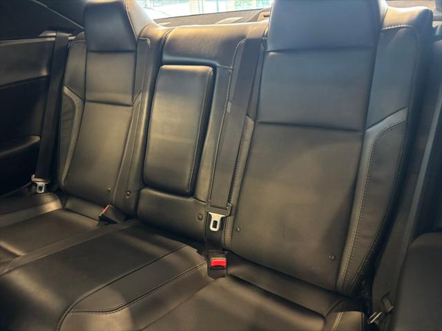 2015 Dodge Challenger SXT Plus or R/T