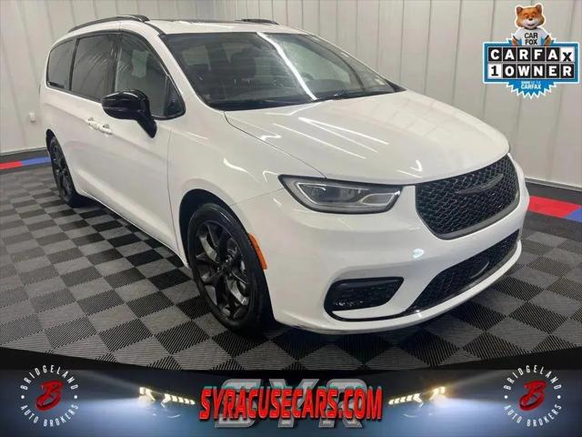 2025 Chrysler Pacifica Limited for sale in Bridgeport, NY