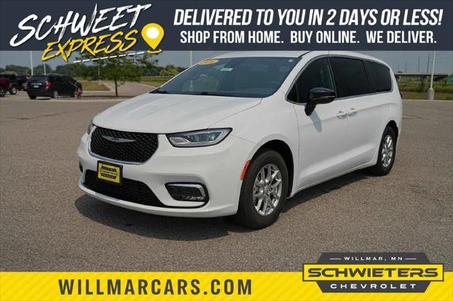2026 Chrysler Pacifica Select for sale in Willmar, MN
