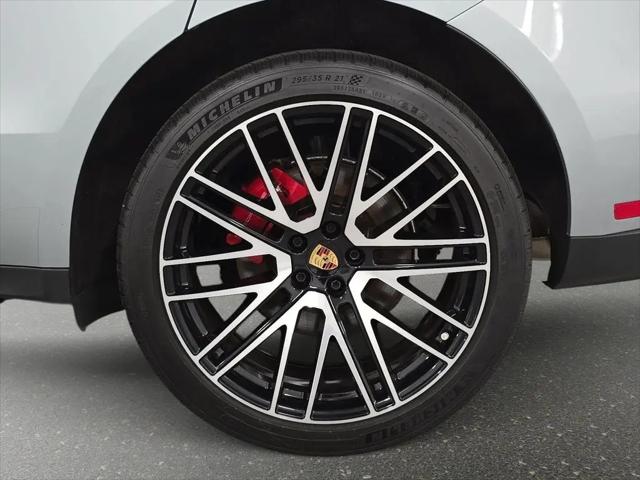 2025 Porsche Macan S