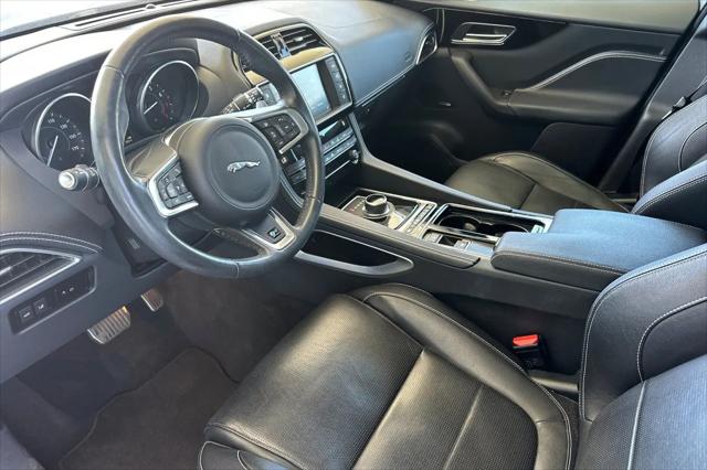 2018 Jaguar F-PACE 25t R-Sport