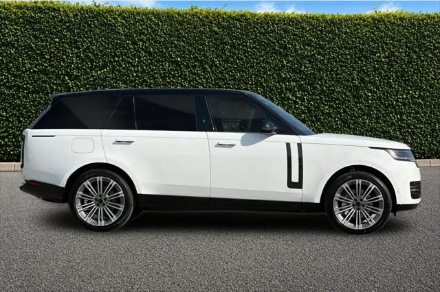 2026 Land Rover Range Rover P530 SE 7 Seat