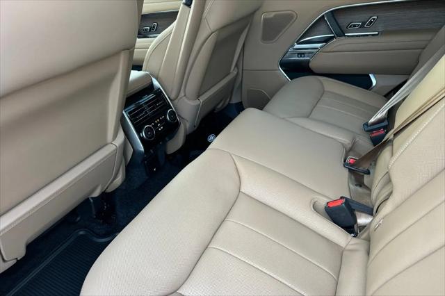 2026 Land Rover Range Rover P530 SE 7 Seat