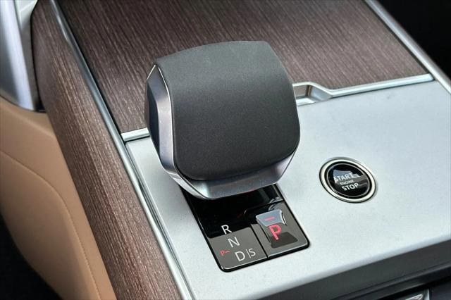 2026 Land Rover Range Rover P530 SE 7 Seat