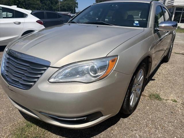 2014 Chrysler 200 Limited for sale in Suffolk, VA
