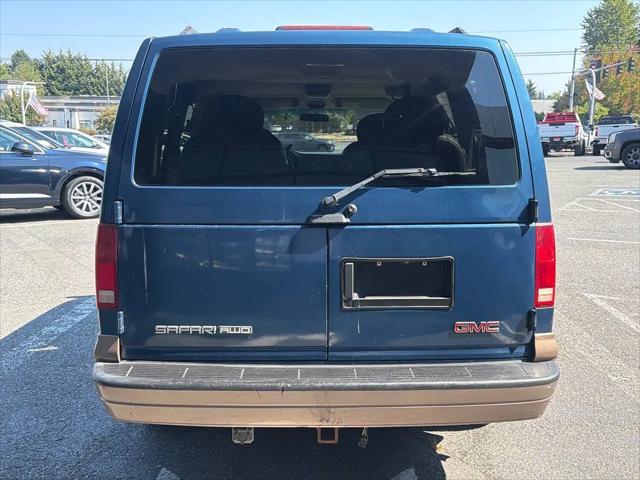 2003 GMC Safari SLE
