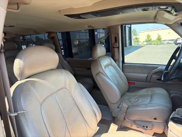 2003 GMC Safari SLE