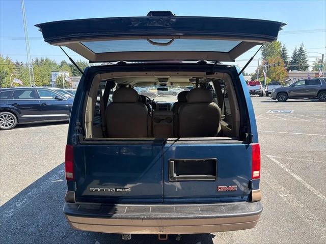 2003 GMC Safari SLE