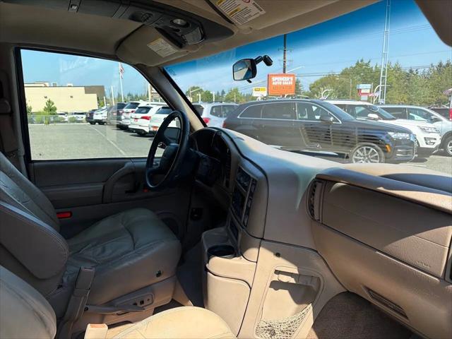 2003 GMC Safari SLE