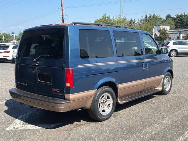 2003 GMC Safari SLE