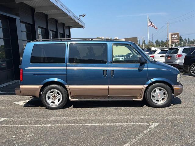 2003 GMC Safari SLE