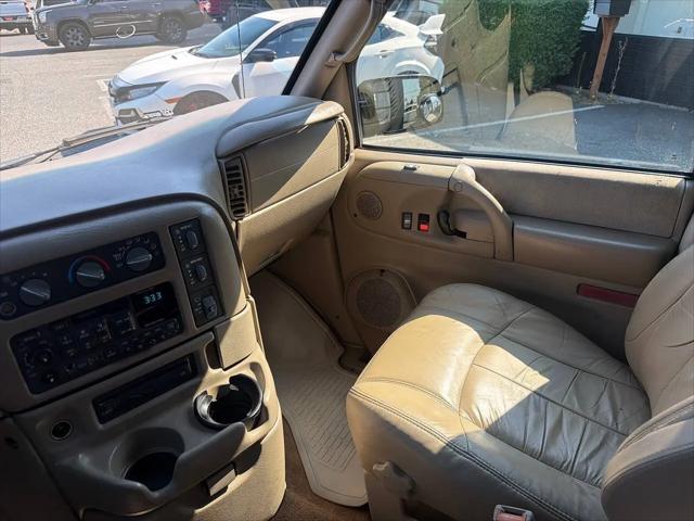 2003 GMC Safari SLE
