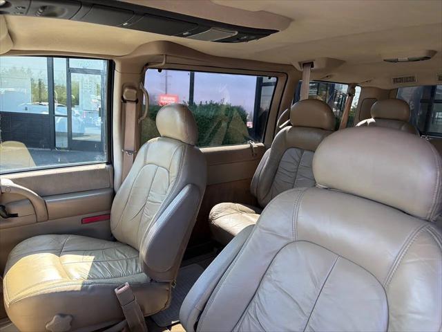 2003 GMC Safari SLE