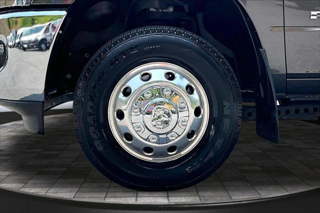 2024 Ram 3500 Laramie Mega Cab 4x4 64 Box
