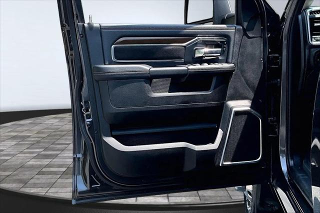 2024 Ram 3500 Laramie Mega Cab 4x4 64 Box