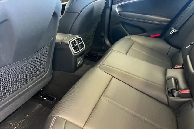2026 Genesis G70 2.5T RWD