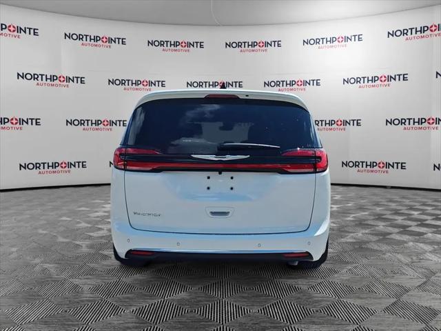 2026 Chrysler Pacifica Select