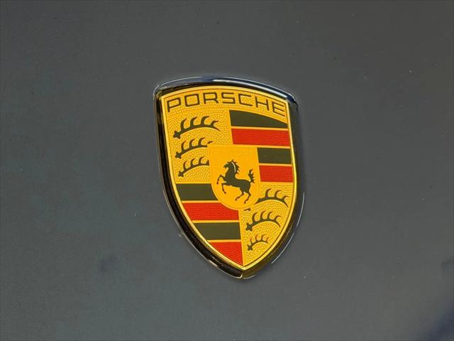 2020 Porsche 911 Carrera
