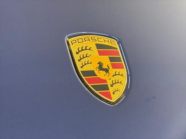 2020 Porsche 911 Carrera