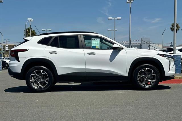 2025 Chevrolet Trax FWD LT