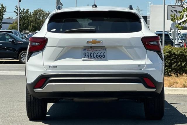 2025 Chevrolet Trax FWD LT
