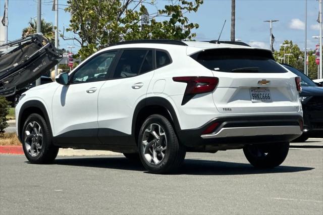 2025 Chevrolet Trax FWD LT