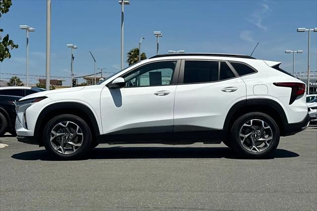 2025 Chevrolet Trax FWD LT