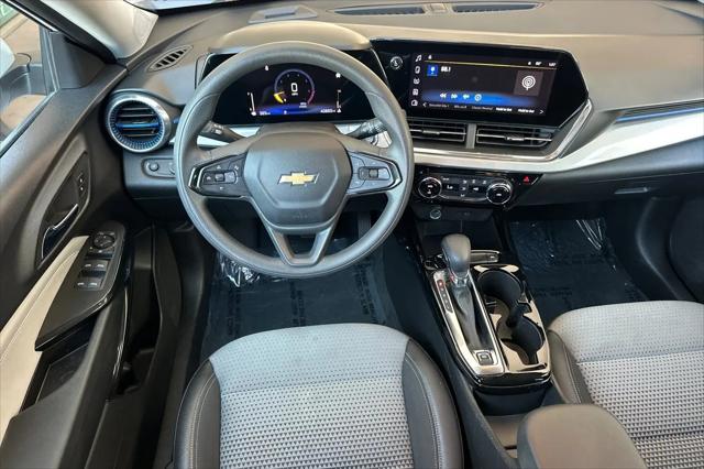 2025 Chevrolet Trax FWD LT