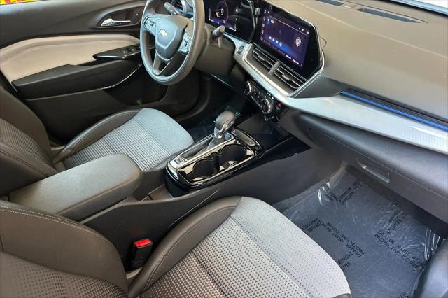2025 Chevrolet Trax FWD LT