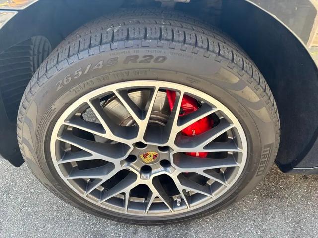 2017 Porsche Macan Turbo