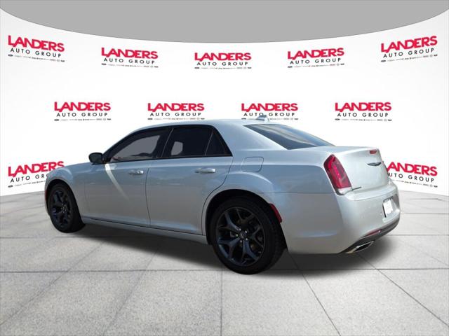 2023 Chrysler 300 Touring